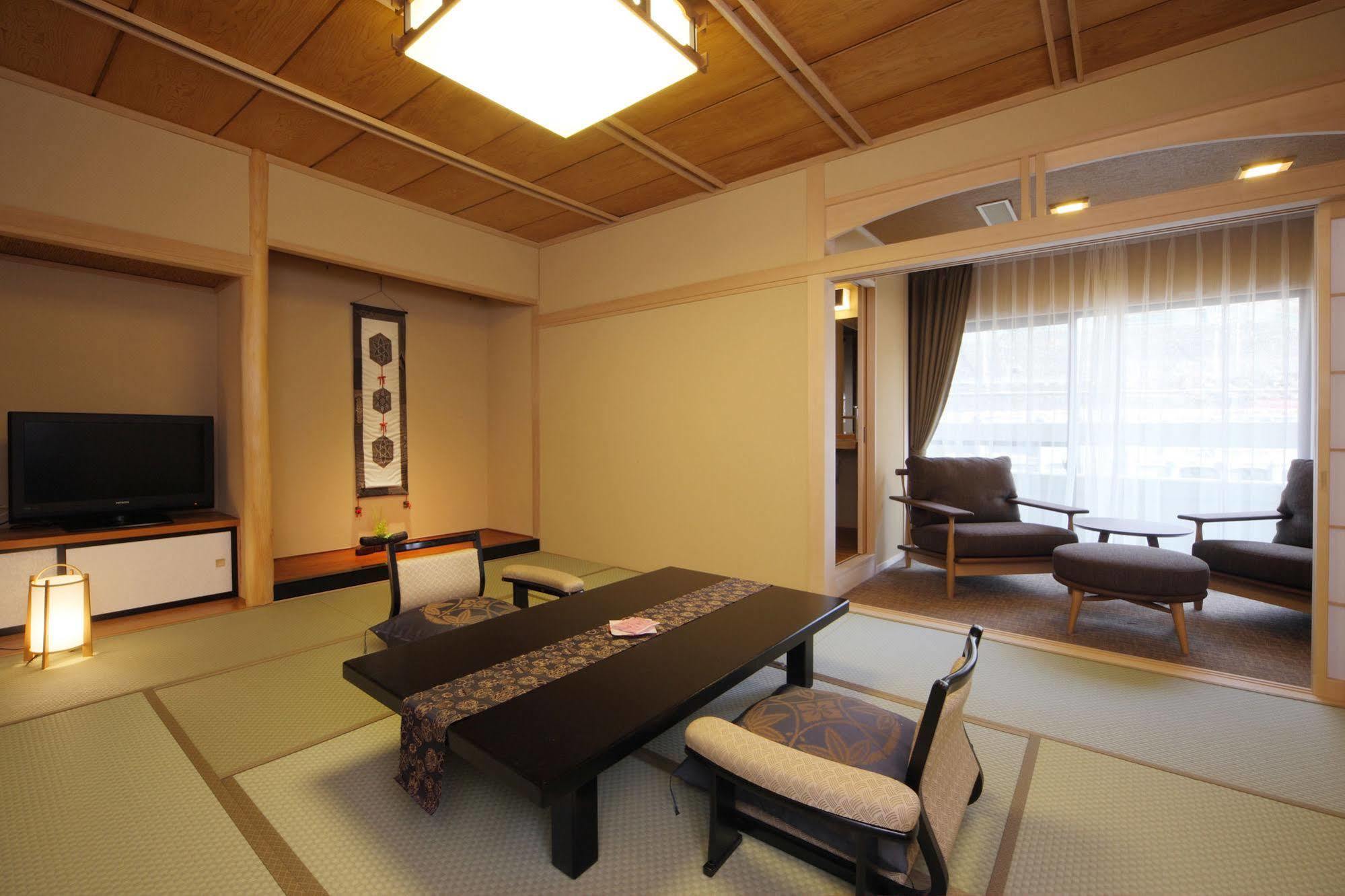 Asaya Hotel Nikko Buitenkant foto A Japanese-style room at a hotel in Japan